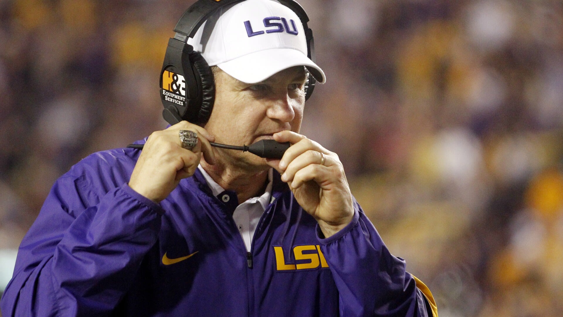 Les Miles sues LSU, NCAA and College Football Hall of Fame over 37 vacated victories