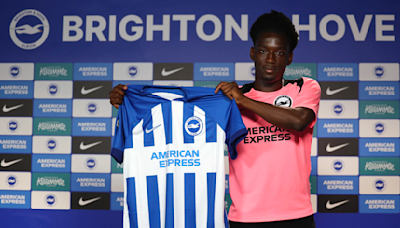 Brighton sign former Arsenal midfielder Cozier-Duberry