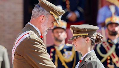 Princess Leonor showered with affection as she becomes junior officer