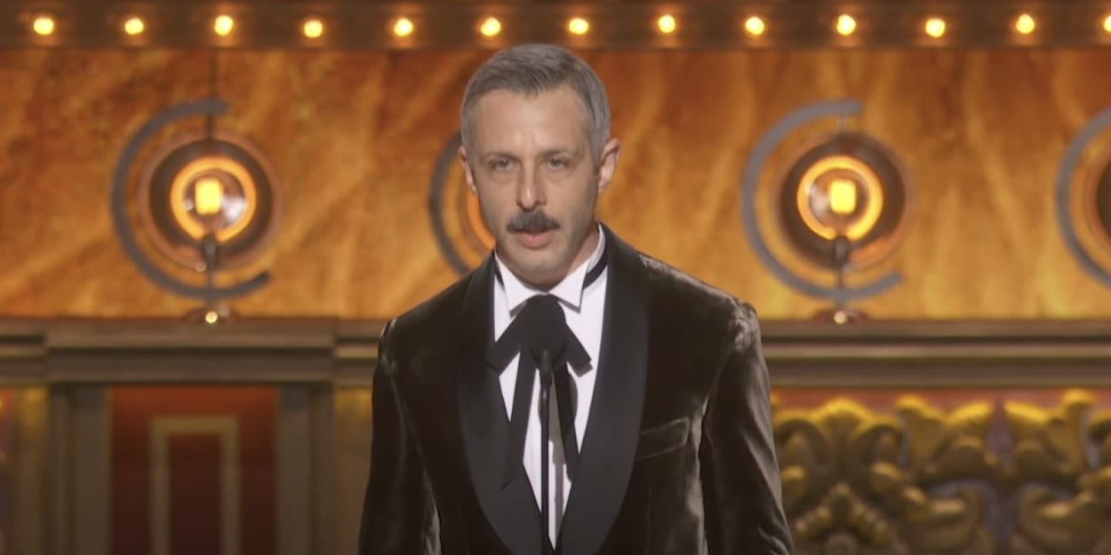 Video: Jeremy Strong Accepts Tony Award For AN ENEMY OF THE PEOPLE