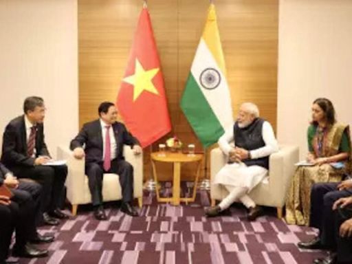 Vietnam PM sets ambitious target of $20 billion in bilateral trade with India - The Economic Times