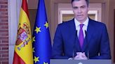 "Es una tomadura de pelo": Pedro Sánchez se queda y desata la furia de la oposición en España