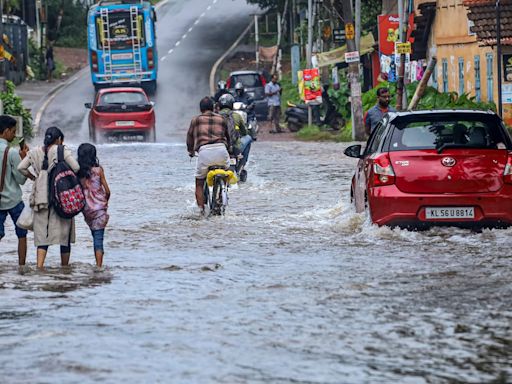 Weather News July 24 LIVE Updates: Red Alert For Heavy Rains In Maharashtra, Heatwave Forces School Timing Changes...