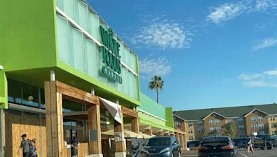 Whole Foods to open new grocery store in Scottsdale at a site now occupied by Fry's