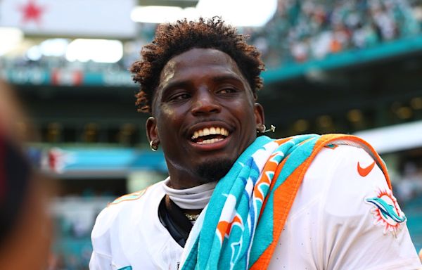 Miami Dolphins star Tyreek Hill considers legal action after police detained him hours before NFL game