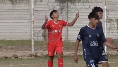 Video: nuevo gol del hijo del Kun Agüero en las inferiores de Independiente y festejo a lo Messi