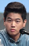 Ki Hong Lee