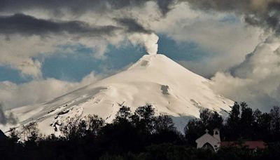 Alerta en Chile: el volcán Villarrica tuvo una fuerte erupción y se refuerza el operativo de seguridad en la zona