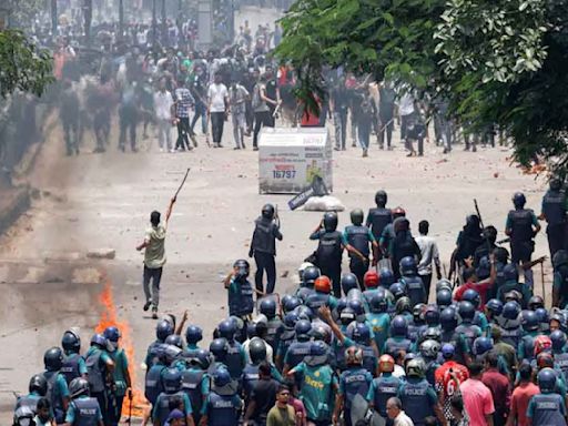 Maitree Express Services Between Kolkata-Dhaka Suspended till Tuesday Amid Violent Protests in Bangladesh