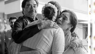 Pics: Inside Sonakshi Sinha's Vidaai With Shatrughan Sinha And Poonam Sinha: "Maa Started Crying..."