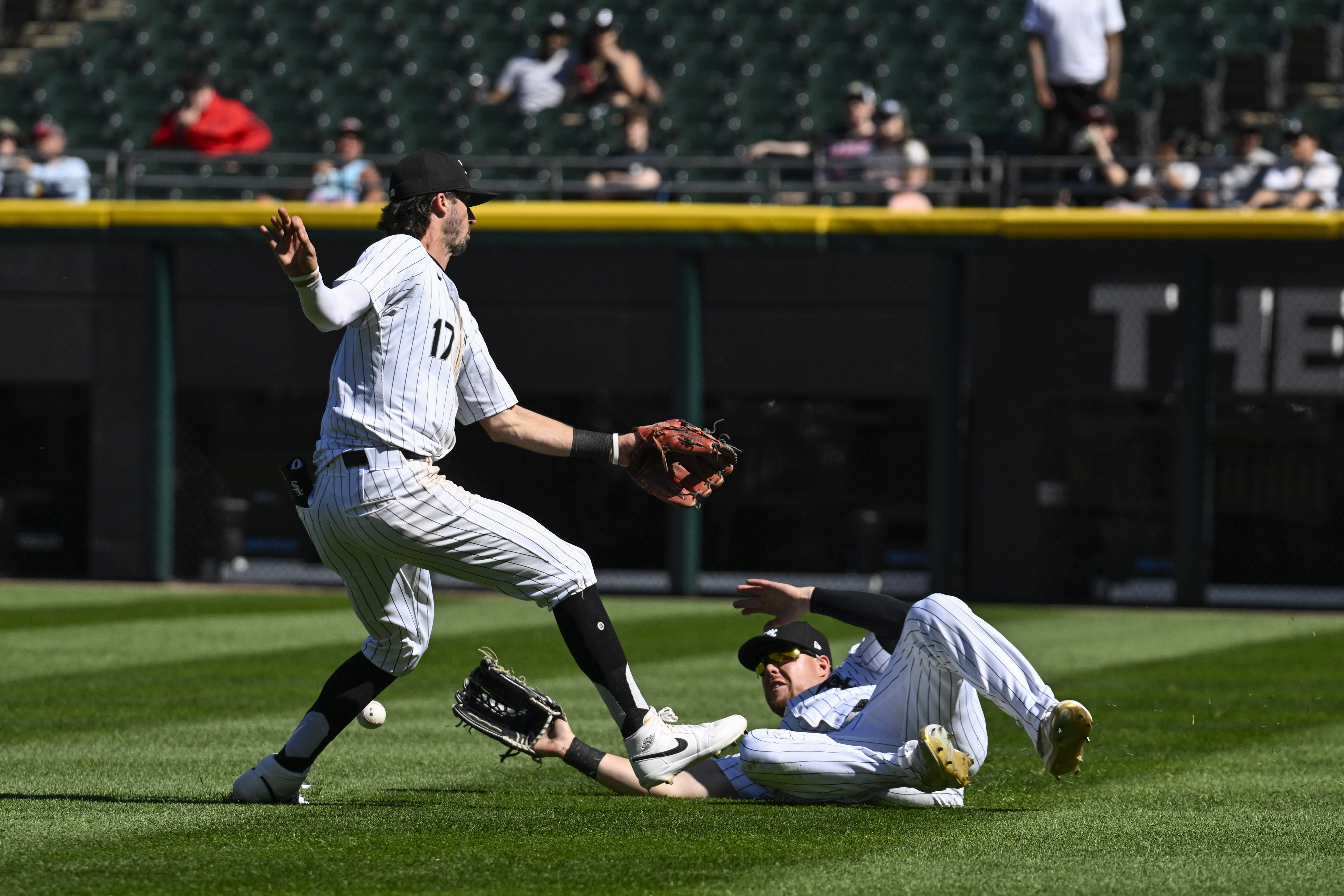 Twins rally late for 10th straight win, 10-5 over White Sox