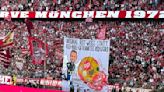 Bayern-Fans mit brisantem Banner