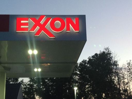 Exxon Mobil Insiders Sold US$2.2m Of Shares Suggesting Hesitancy