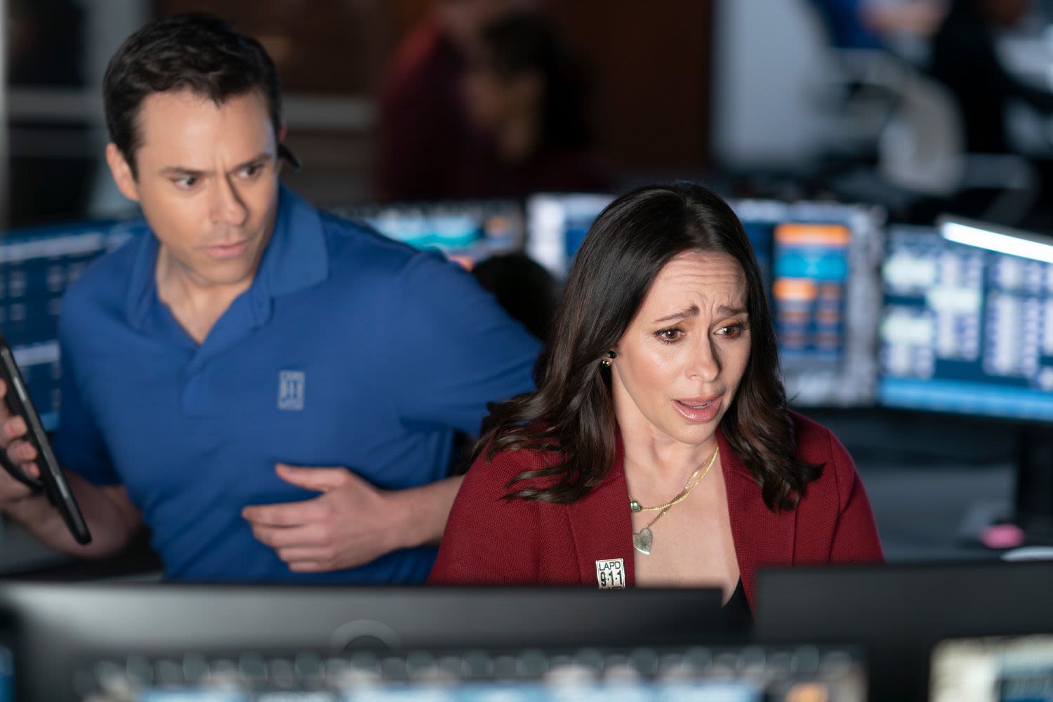 '9-1-1' dispatcher Maddie takes a triggering call in exclusive preview clip