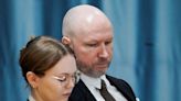 El asesino de masas Breivik demanda a Noruega para poner fin a su aislamiento en prisión