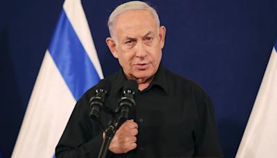 Netanyahu's Watergate Hotel Swarmed With Maggots And Crickets? Videos Emerge