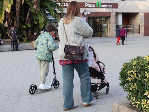 Las mujeres catalanas dedican seis horas más a la semana que los hombres a tareas domésticas