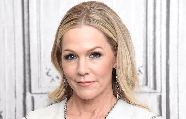 'Beverly Hills, 90210' star Jennie Garth, 52, reveals two secret hip replacements: 'Felt so bad about myself'