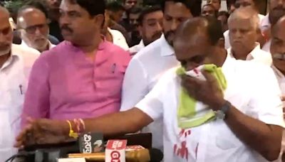 HD Kumaraswamy Suffers Nose-Bleeding At Press Meet, Hospitalised