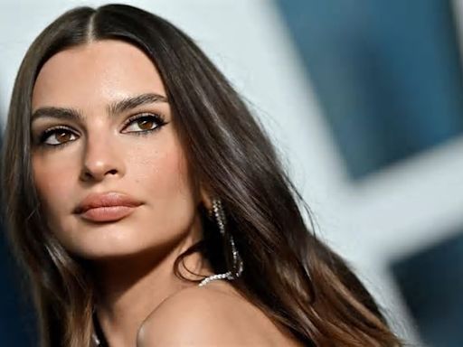 Emily Ratajkowski admite cómo la presión la llevó a que maltratara su cuerpo