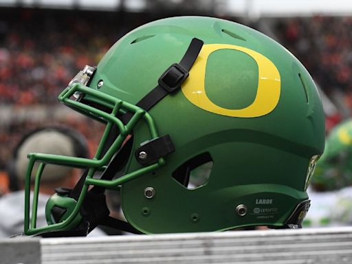 Four-star athlete McNutt commits to Oregon