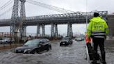 紐約強降雨全市大淹水 機場地鐵停擺兩地進入緊急狀態
