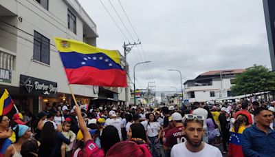 ‘Estamos ganando, estamos seguros de que hoy cambiamos al país’, la expectativa de venezolanos en Manabí