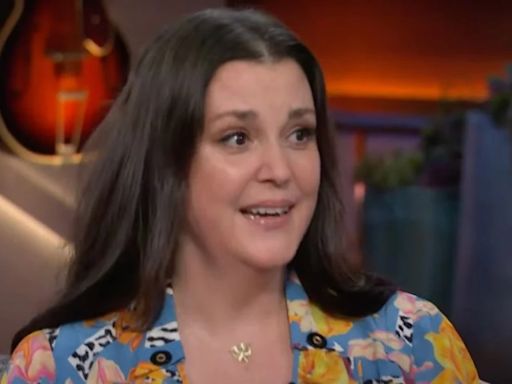 Melanie Lynskey Has an Out of Body Experience Meeting Kelly Clarkson: ‘Will You Be OK? No!’