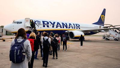 Ryanair sees rises in air fares easing over summer