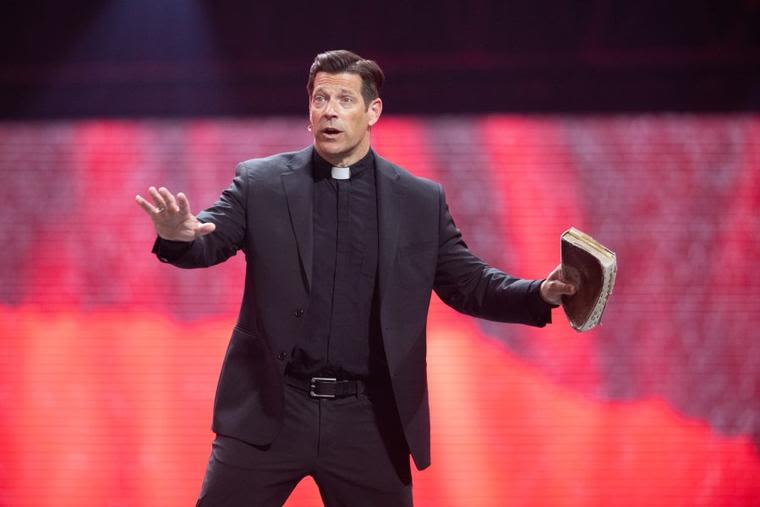 Father Mike Schmitz Preaches Repentance at National Eucharistic Congress: ‘The Remedy for Indifference Is Love’