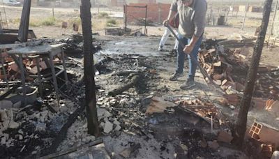 Su casa se incendió en Roca y perdieron todo: apelan a la solidaridad de la gente para reconstruirla