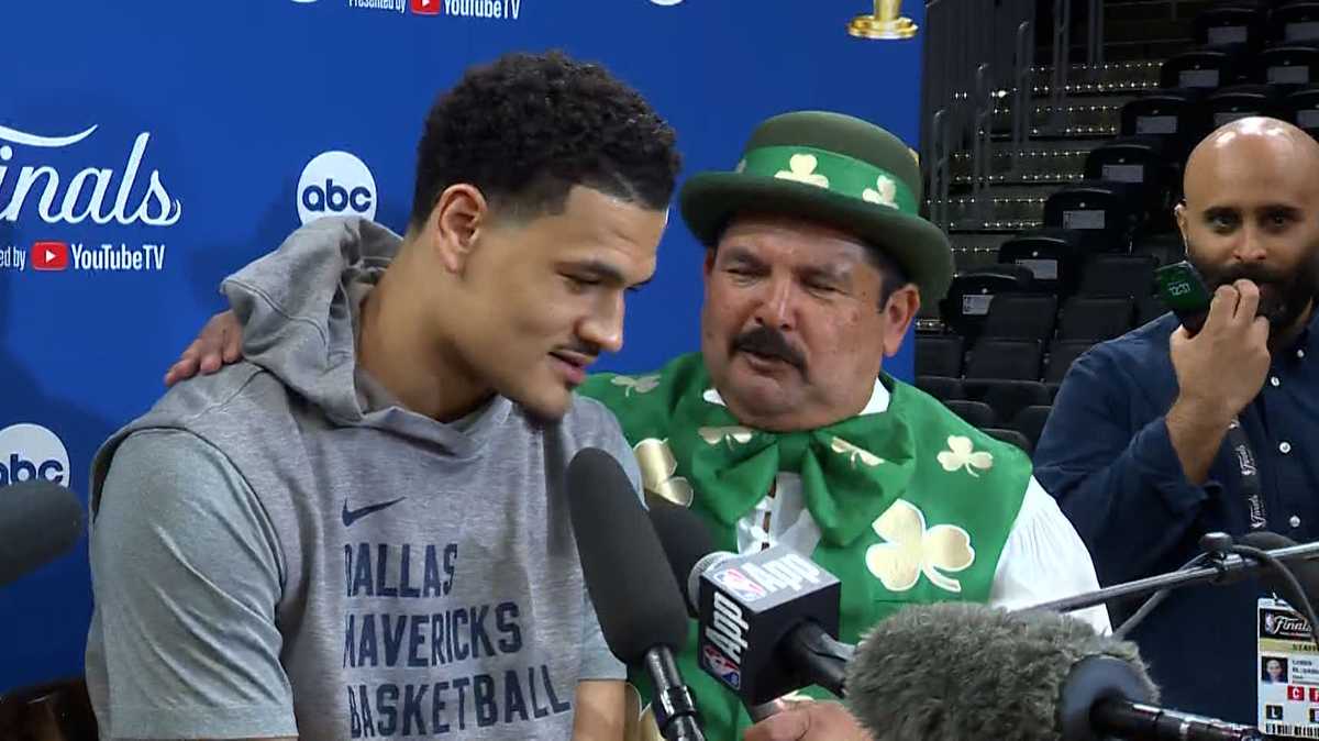 Guillermo asks colorful questions of players during NBA Finals Media Day