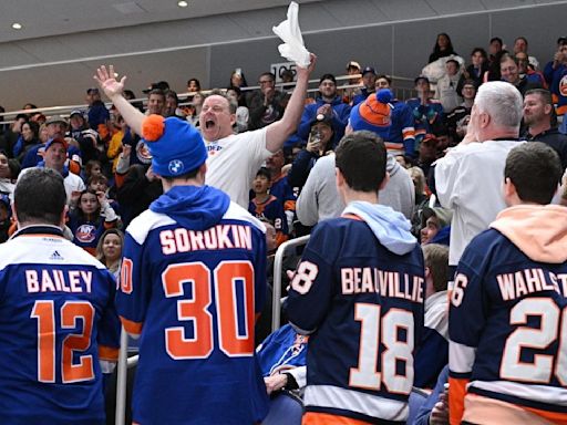 Hiring of Patrick Roy provided bump in Isles' attendance