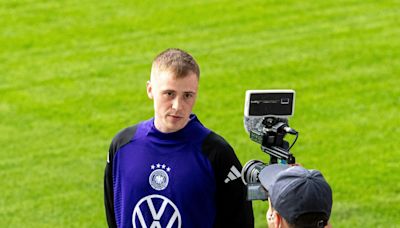 YouTuber auf dem Rasen: Kurze Aufregung beim DFB-Training