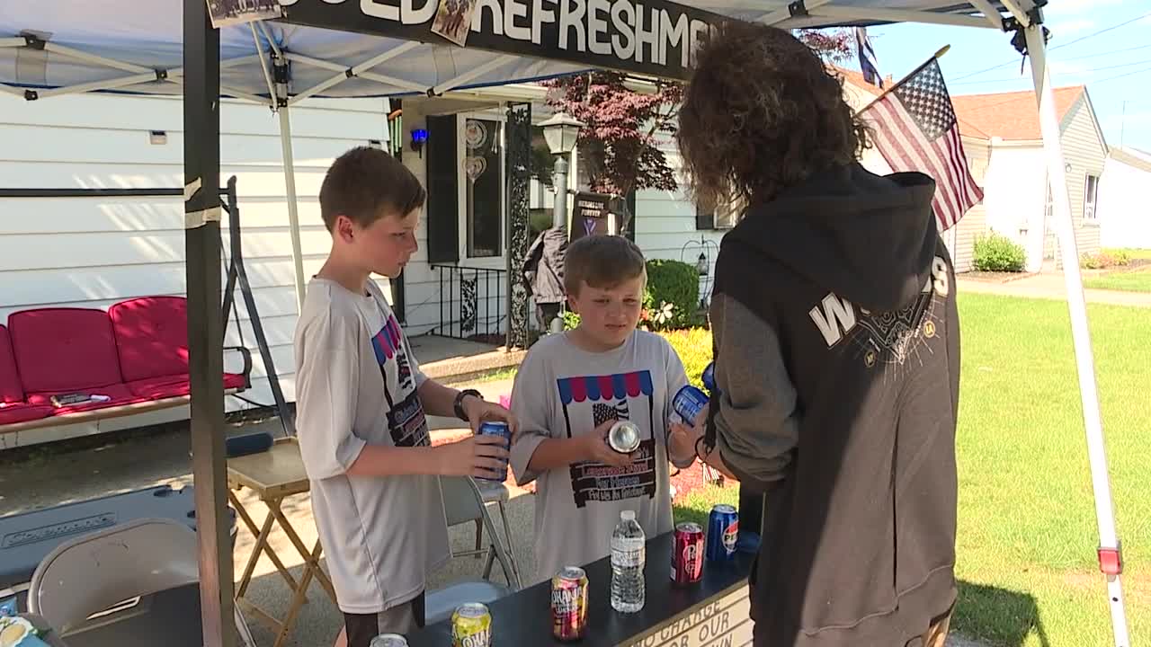 Boys fundraise for fallen Officer Derbin’s family with lemonade stand