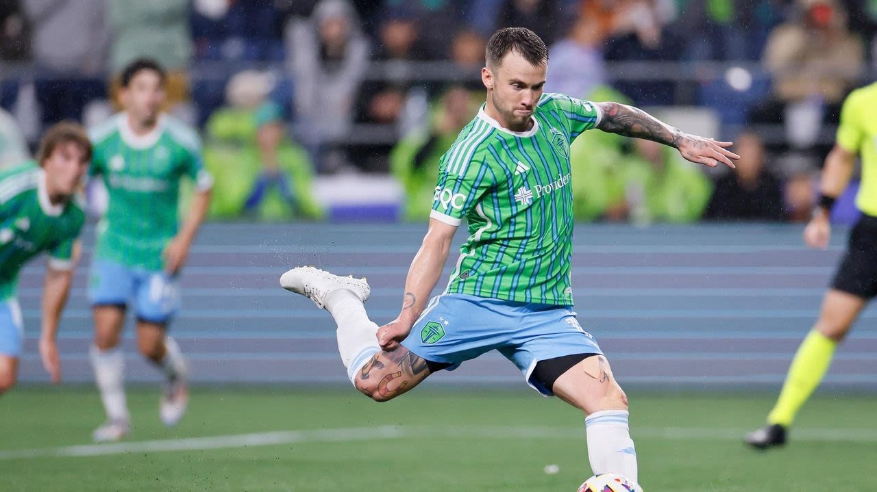 Albert Rusnák scores twice on PKs after halftime to rally Sounders to 2-1 victory over Fire