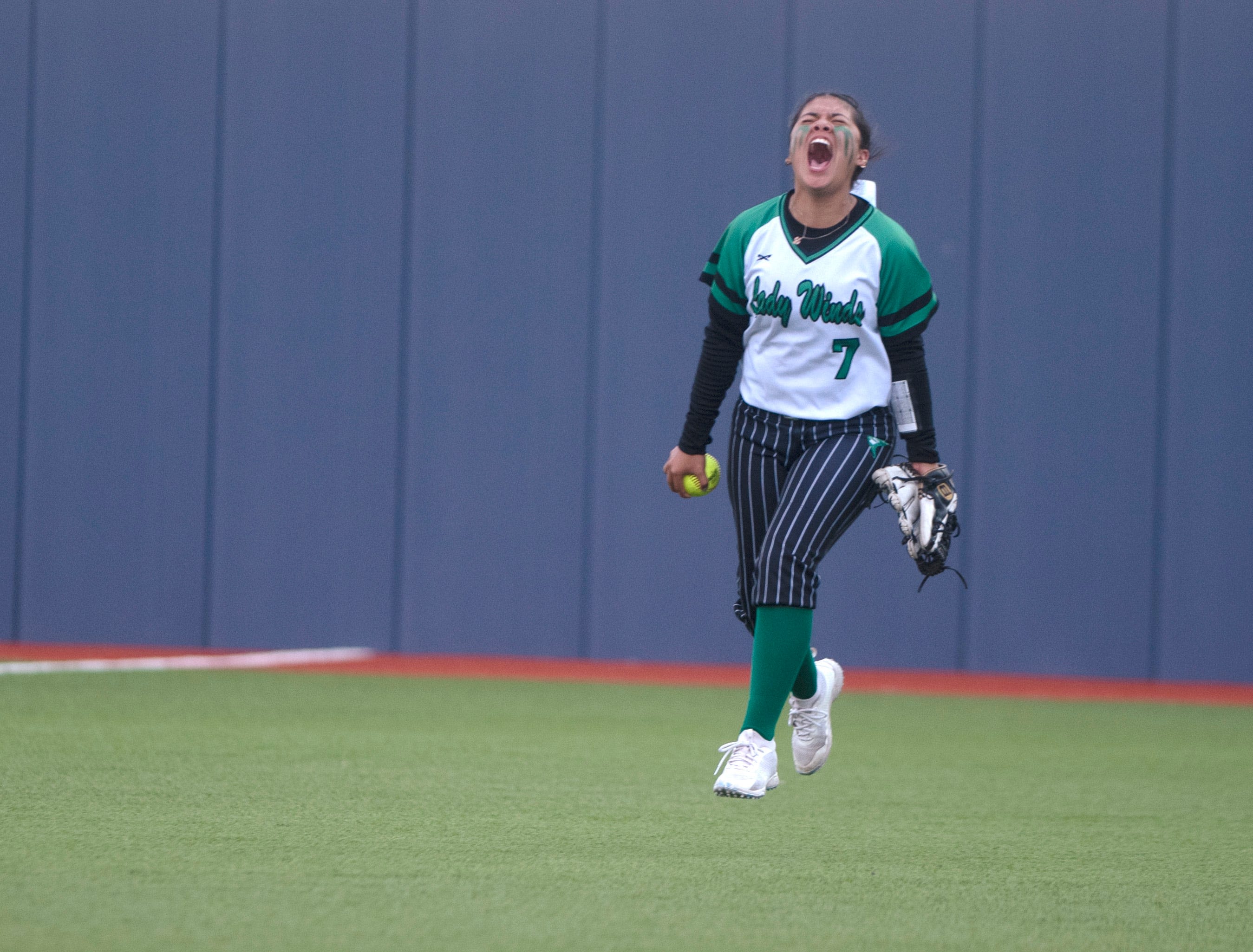 Floydada softball refocuses during delay to down Colorado City in region quarterfinal Game 3