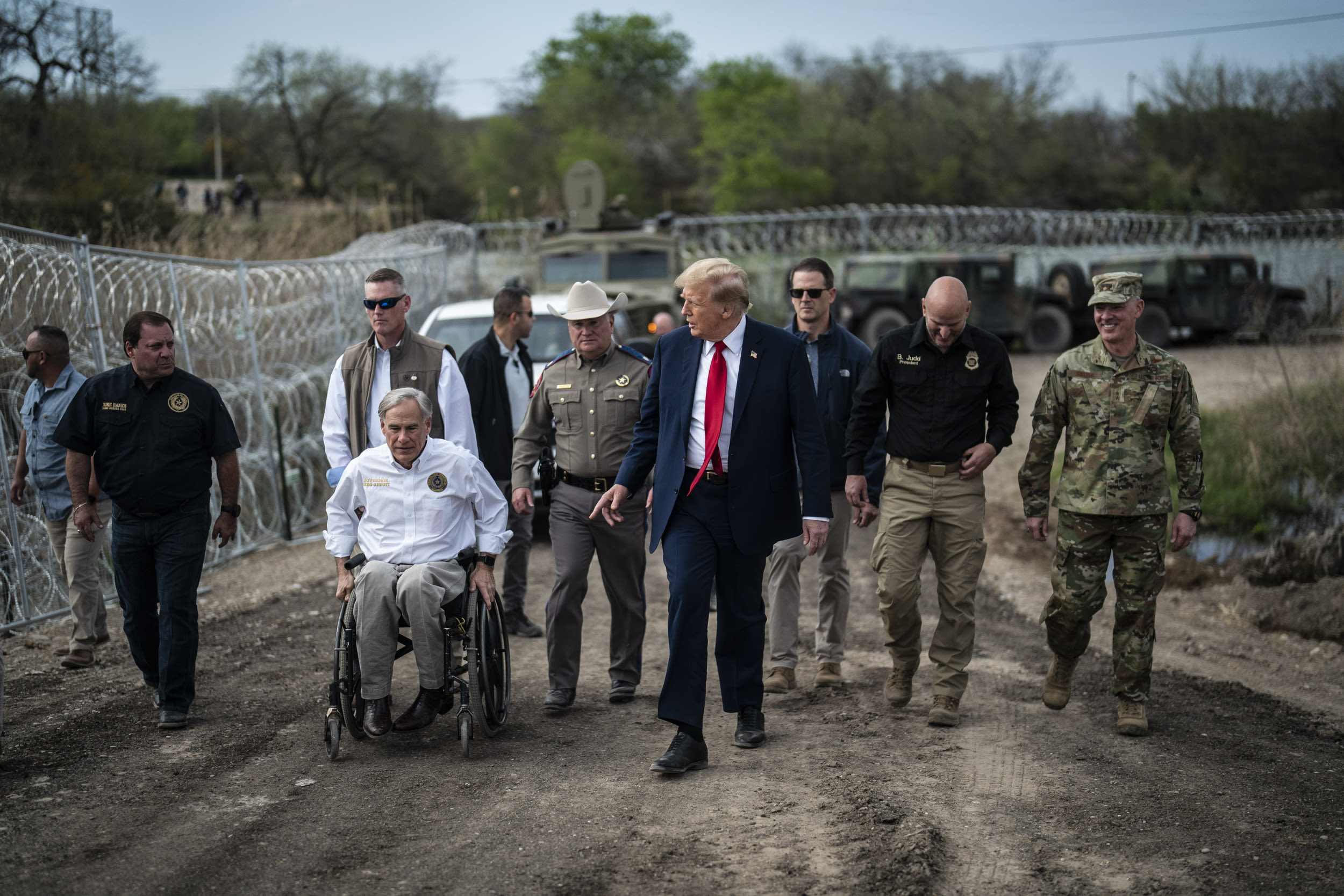 Greg Abbott celebrates legal win over Texas border