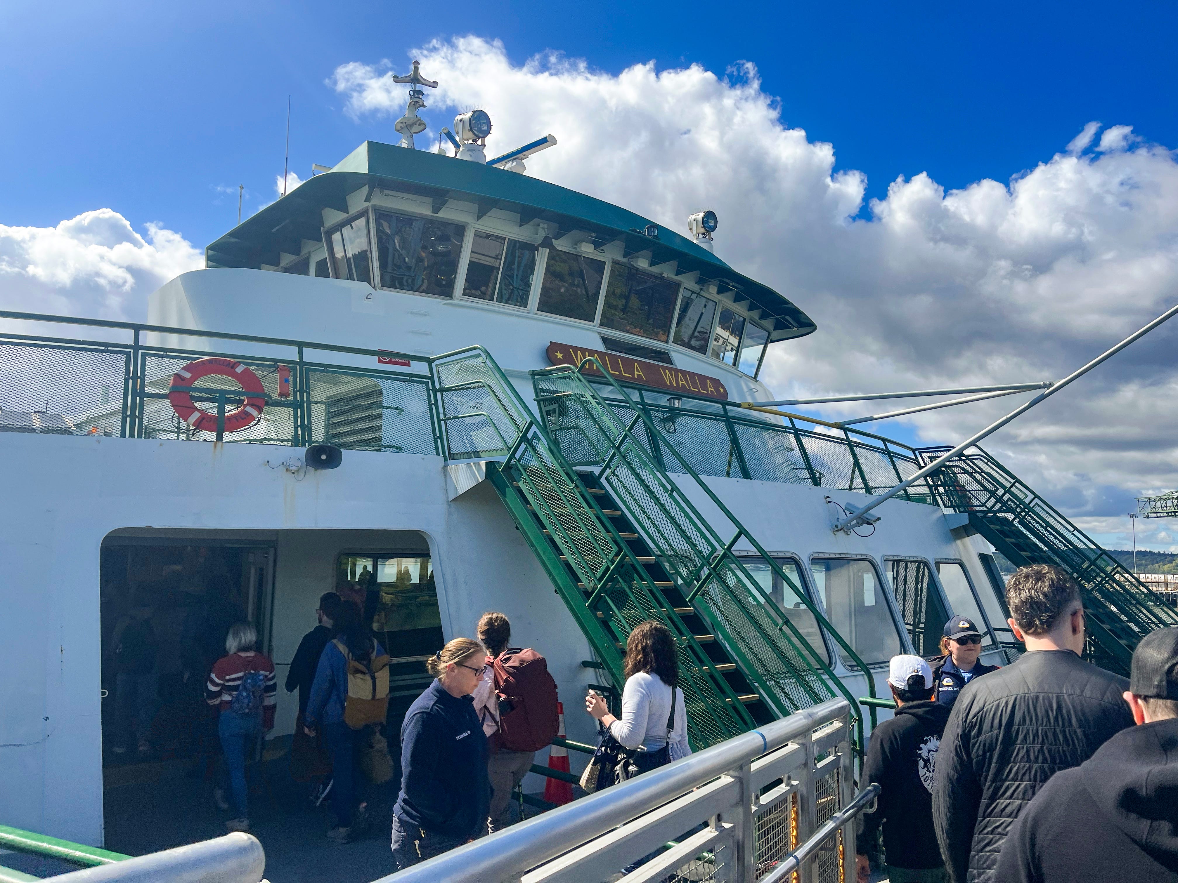 I took a $10 ferry to a scenic island just a few miles from Seattle. Its cute shops and restaurants make it a must-visit for tourists.