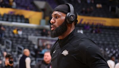 Lakers' LeBron James Hypes Eminem's New Song 'Houdini' After Music Video Drops