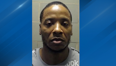 U.S. Marshals hunt for dangerous fugitive Ray Thomas Jr.