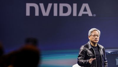 對手望塵莫及！Nvidia股價狂飆逾200% CEO黃仁勳：全球各行業需求激增 前景看好