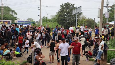 Caravana con 3,000 migrantes parten del sur de México hacia la frontera de EE.UU. - El Diario NY
