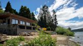 Las propiedades de Sergio Berni en Bariloche que volvieron a ponerlo en jaque: una mansión frente al lago y departamentos para turistas