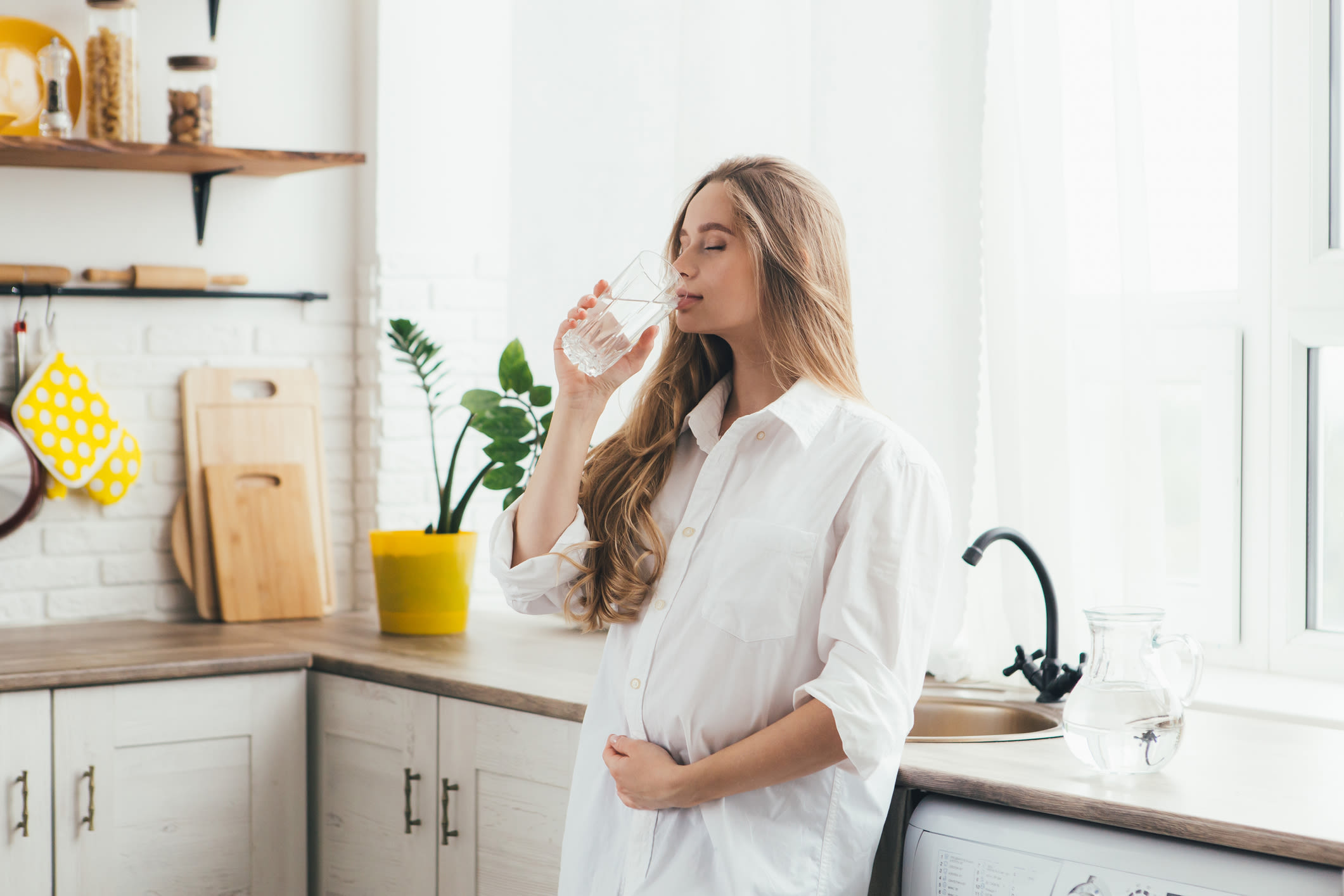 Scientists sound alarm over drinking tap water when pregnant