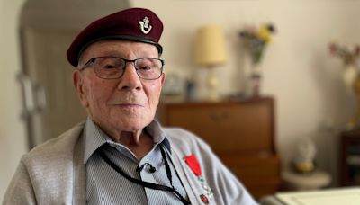 D-Day veteran recalls landing 'in flying coffin'