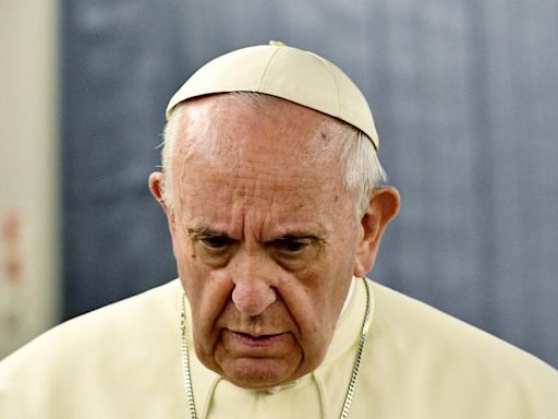 El Papa Francisco llama a los militares en el mundo a "poner las armas al servicio de la paz"