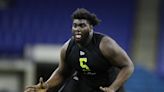 Former Jets offensive tackle Mekhi Becton agrees to 1-year deal with Eagles, agent says