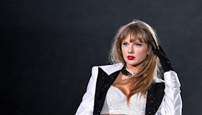 ‘We have spent $10,000 before even setting foot in Ireland’ – Thousands of Taylor Swift fans risk missing Dublin gigs due to Aer Lingus strike