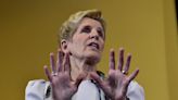 To win, Kathleen Wynne first needs to realize she actually is Hillary Clinton - Macleans.ca